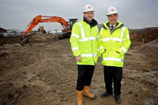 (l-r) MRWA chief executive Carl Beer and MRWA chairperson councillor Joe DeAsha at the Huyton site