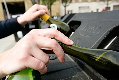 Glass packaging targets are under review