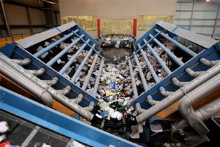 The HSE has issued guidance on the safe use of conveyor belt workstations