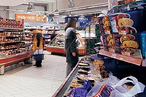 Retailers claim that they currently use the minimum amount of packaging needed for reasons of hygiene, product protection and convenience