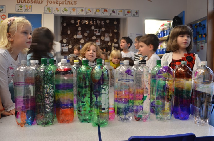 As part of the project, up to 500 London schoolchildren are taking part in a series of school workshops, learning about the Litre of Light technology, resources and recycling around the world. They’re also discovering how to make their own light bulb from a recycled two litre plastic bottle.