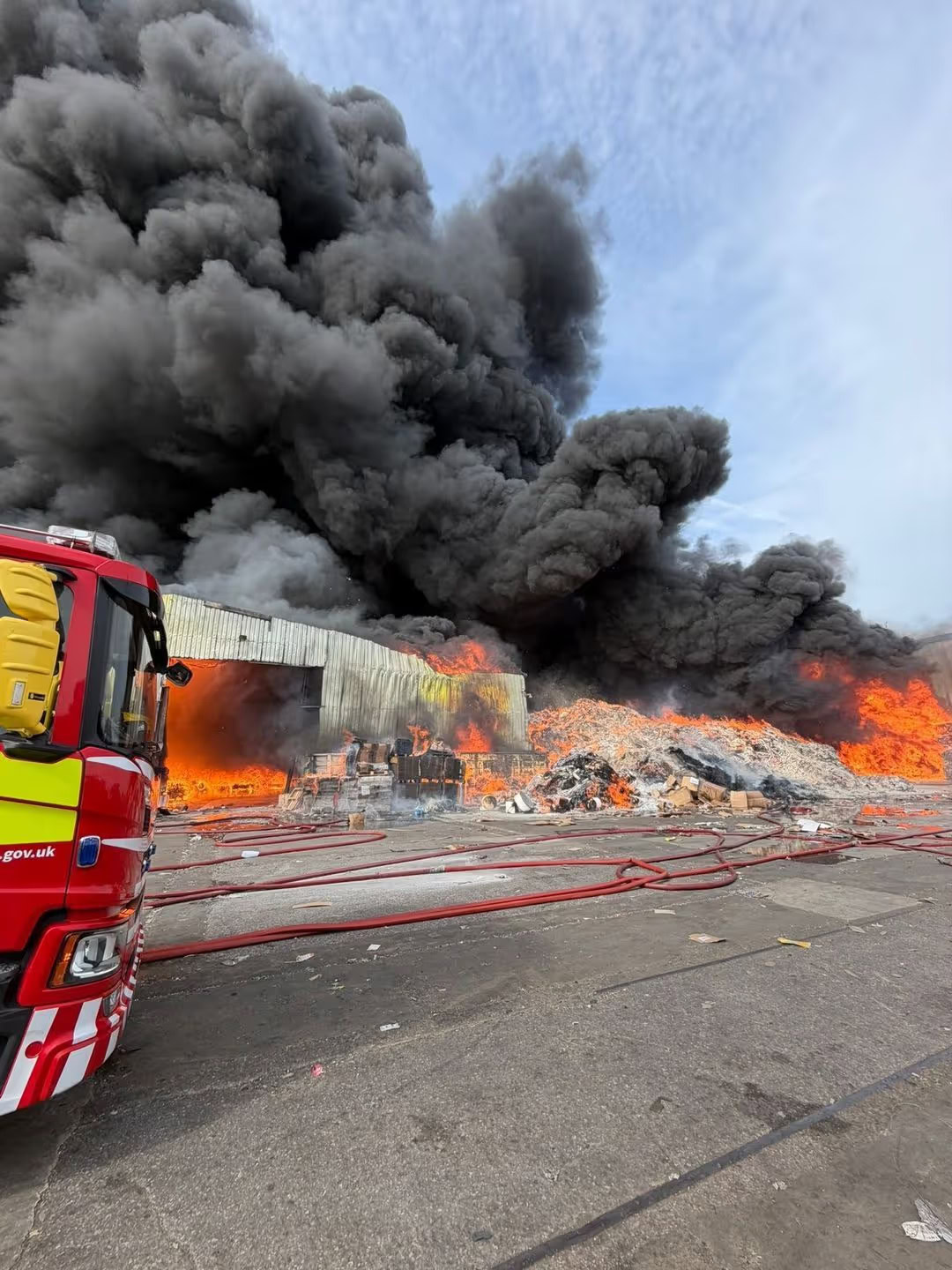 cardboard-fire-at-widnes-waste-site-sees-20-engines-deployed